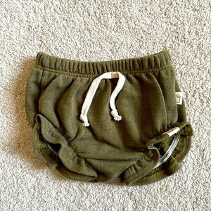 Little Road Co. Ruffle Leg Bummies 3-6m